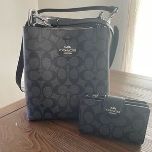 Coach Small Town Bucket Bag in with matching wallet